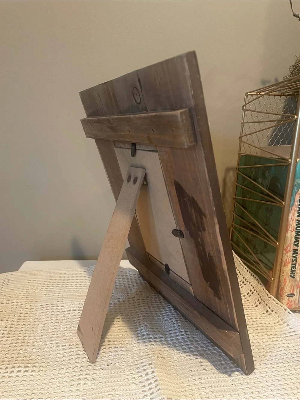 Wood picture frame holds 4x6 print